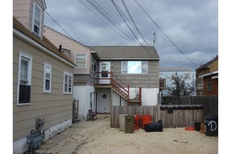 250 Hancock Ave in Seaside Heights, NJ - Building Photo - Building Photo