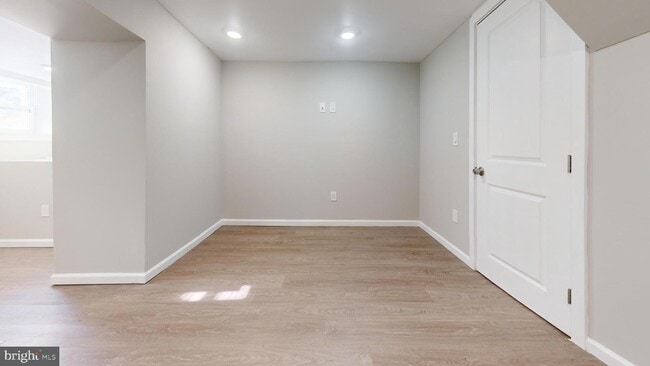 property at 1229 W Venango St