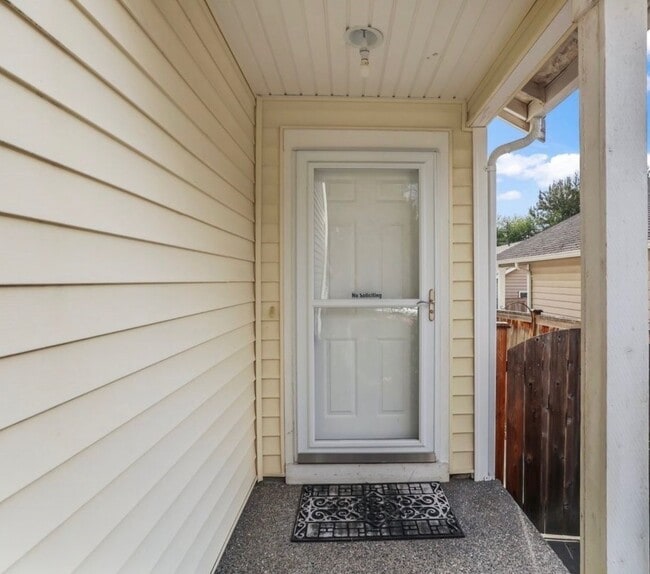 15621 26th Pl W in Lynnwood, WA - Building Photo - Building Photo