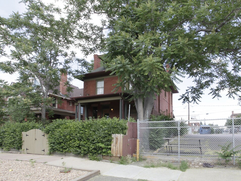 1530 Gaylord St in Denver, CO - Building Photo