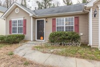 6218 Creekbrooke Ct in Browns Summit, NC - Building Photo - Building Photo