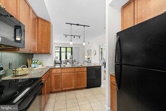 400 Massachusetts Ave NW in Washington, DC - Building Photo - Building Photo