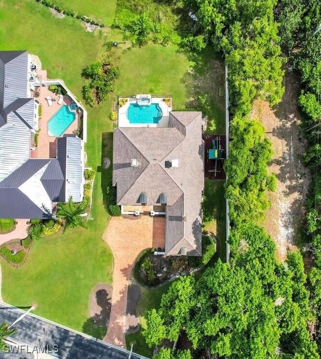 property at 10020 Magnolia Pointe Ct