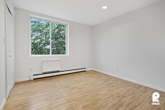 385 Vernon Ave in Brooklyn, NY - Building Photo - Building Photo