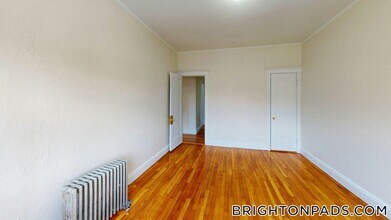 1800 Commonwealth Ave, Unit 8 in Boston, MA - Foto de edificio - Building Photo