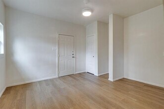 3838 Peoria St in Dallas, TX - Foto de edificio - Building Photo