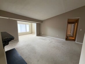 916 Windbrooke Dr in Gaithersburg, MD - Building Photo - Building Photo