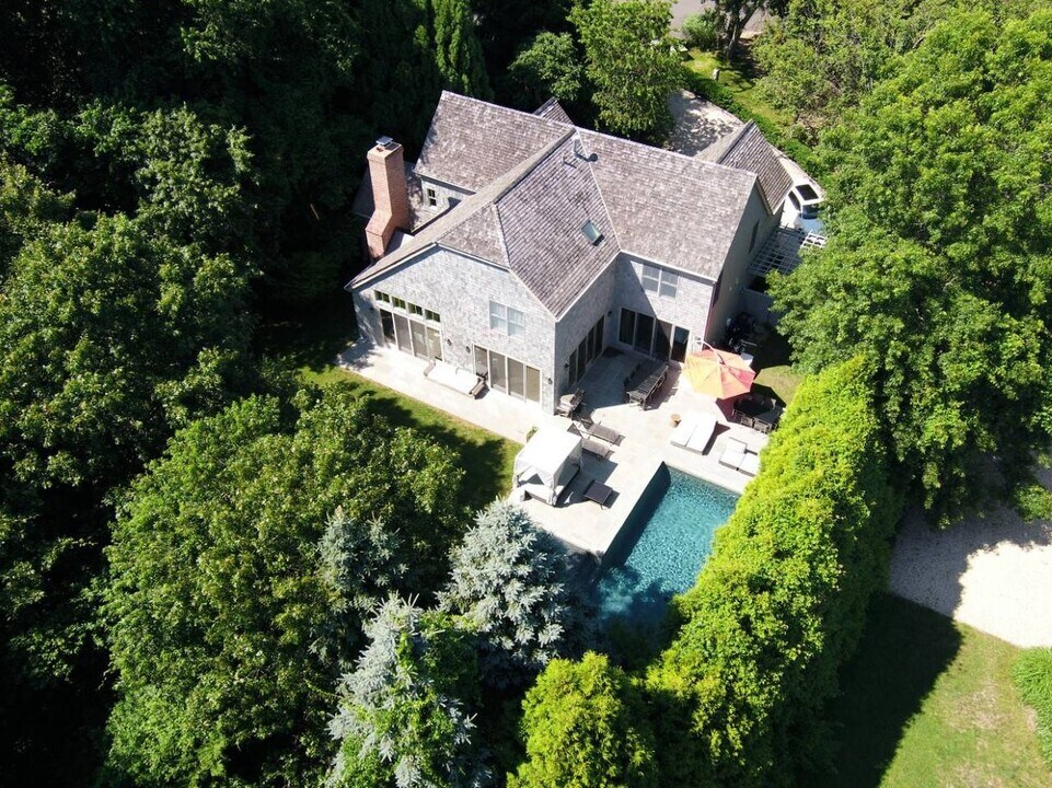 115 Sea Farm Ln in Bridgehampton, NY - Foto de edificio