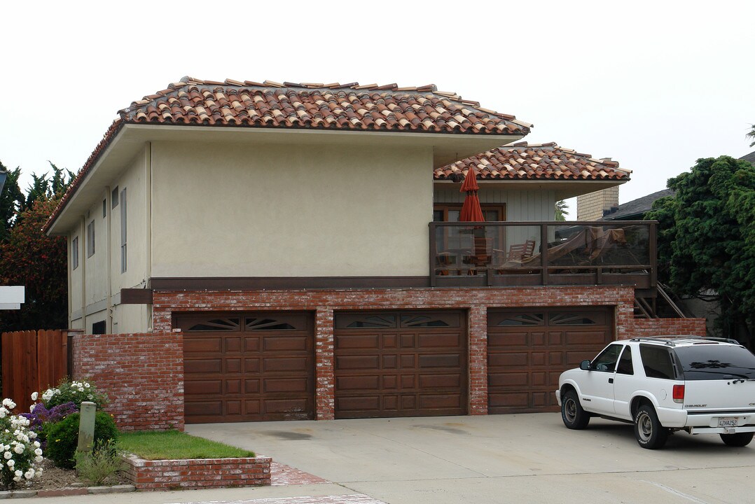 2887 Bayshore Ave in Ventura, CA - Building Photo