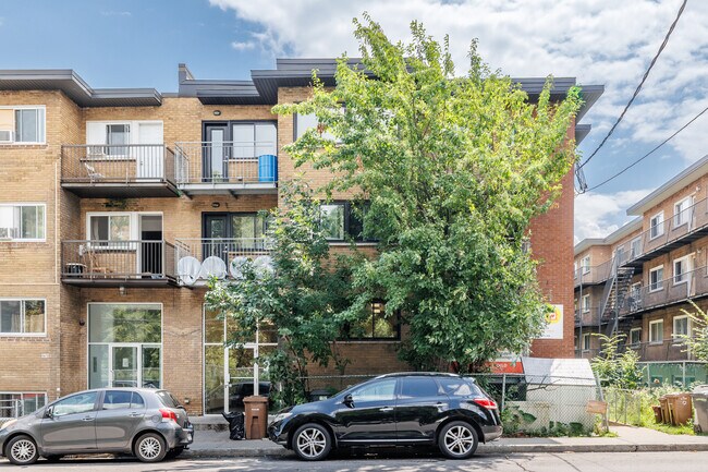 5680 De Salaberry Rue in Montréal, QC - Building Photo - Building Photo