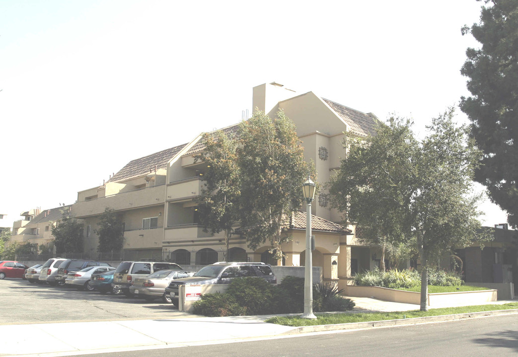 156 S Oak Knoll Ave in Pasadena, CA - Building Photo