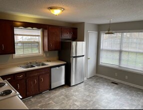 440 Terrier Way in Clarksville, TN - Building Photo - Building Photo