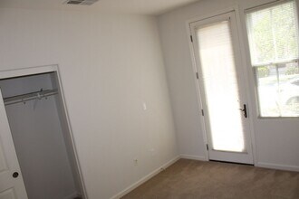 2027 Tsushima St in Hercules, CA - Building Photo - Building Photo
