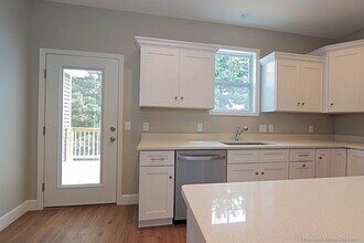 1735 Dunklin St in Cape Girardeau, MO - Building Photo - Building Photo