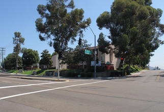 The Aztec Apartments in La Mesa, CA - Building Photo - Building Photo