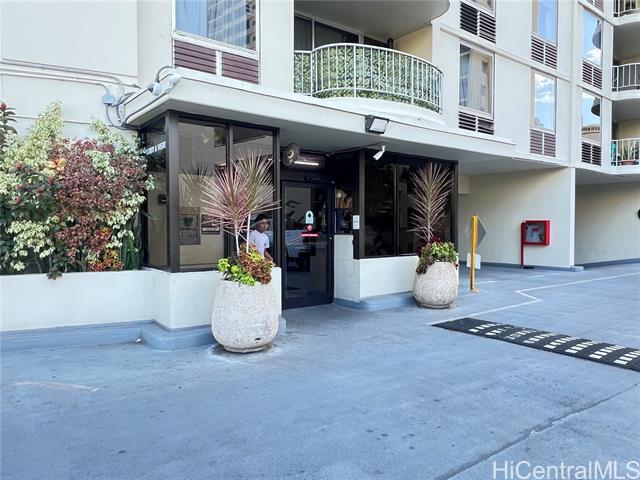 1717 Ala Wai Blvd in Honolulu, HI - Foto de edificio - Building Photo