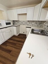 1717 NW 69th St in Miami, FL - Building Photo - Building Photo