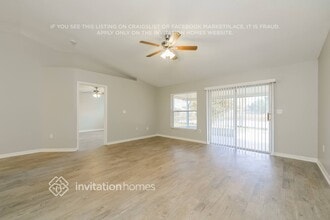 4240 Climbing Aster Ct in St. Cloud, FL - Foto de edificio - Building Photo