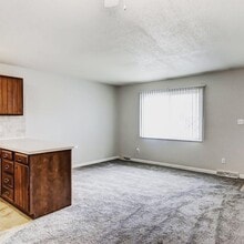 409 Green Valley Dr in Mount Vernon, IN - Building Photo - Building Photo