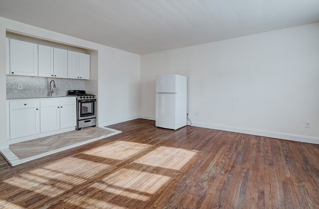 22 Cottage St in South Orange, NJ - Building Photo - Building Photo