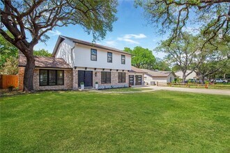 7106 S Ute Trail in Austin, TX - Building Photo - Building Photo