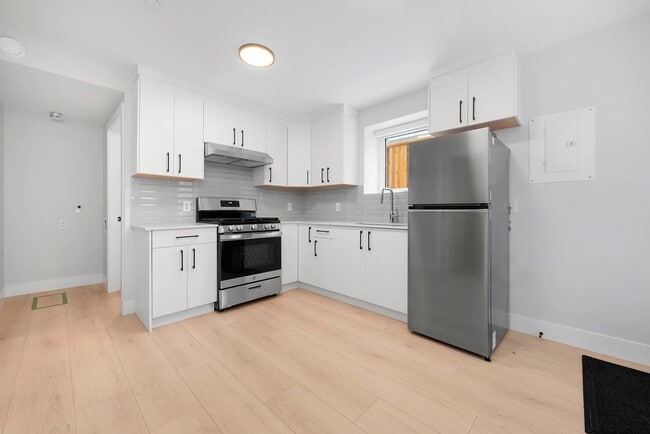 2741 Mcgill St in Vancouver, BC - Building Photo - Building Photo