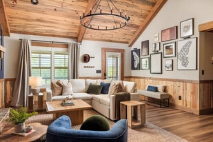 1528 Twisted Oak Rd in Talking Rock, GA - Building Photo