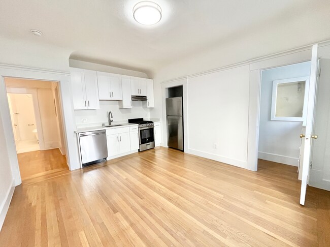 905 Pine St, Unit 18 in San Francisco, CA - Building Photo - Building Photo