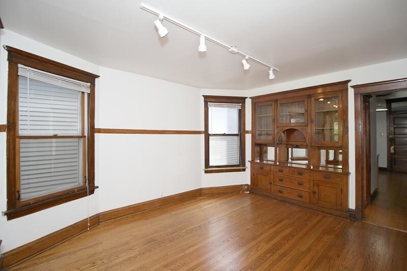 1517 W Oakdale Ave in Chicago, IL - Building Photo