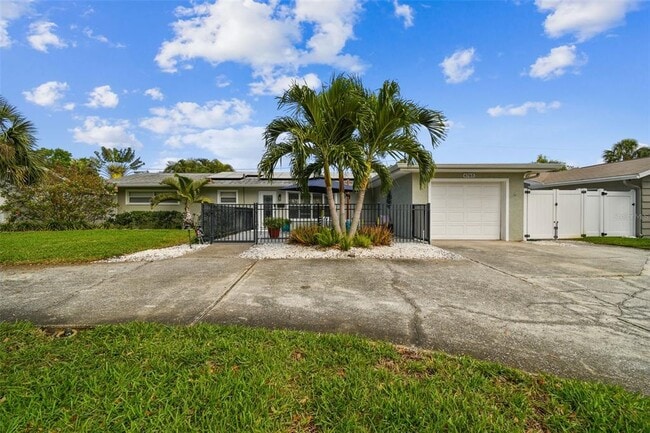 6765 11th Ave N in St. Petersburg, FL - Building Photo - Building Photo