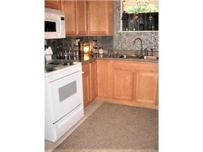 116 Adams St in Beaver Falls, PA - Building Photo - Building Photo