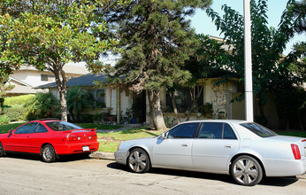 2331 E Omega Ave in Anaheim, CA - Building Photo - Building Photo