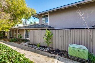 21099 Red Fir Ct in Cupertino, CA - Building Photo - Building Photo