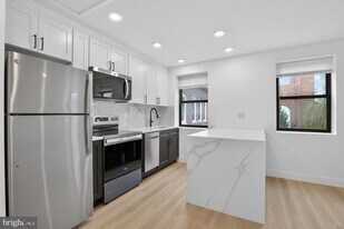 712 N American St in Philadelphia, PA - Building Photo