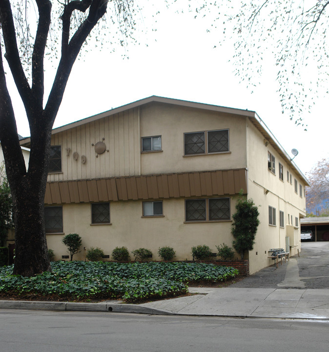 709 Locust St in Pasadena, CA - Foto de edificio