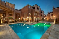 Scott Villa Apartments in Burbank, CA - Foto de edificio - Building Photo