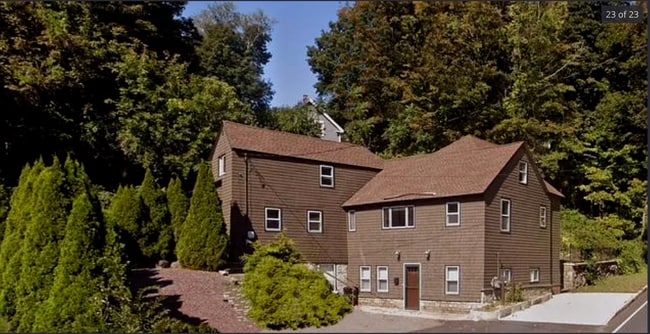 property at 4 Shawsheen Rd