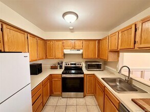 15 Bayberry Dr in Peekskill, NY - Building Photo - Building Photo