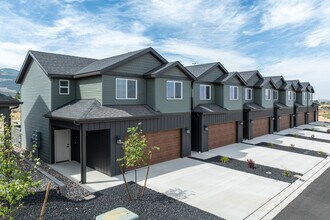 Falcon Ridge in Parowan, UT - Foto de edificio - Building Photo