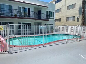 1537 N Laurel Ave, Unit 104A in Los Angeles, CA - Building Photo - Building Photo