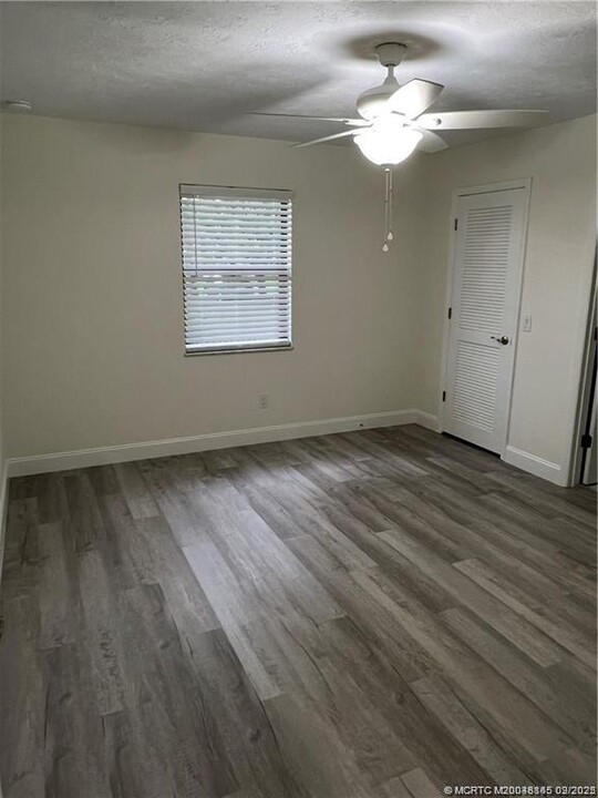 160 SE Lakehurst Dr in Port St. Lucie, FL - Building Photo