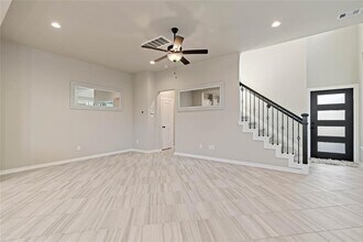 4906 Carranza Ct in Manvel, TX - Foto de edificio - Building Photo