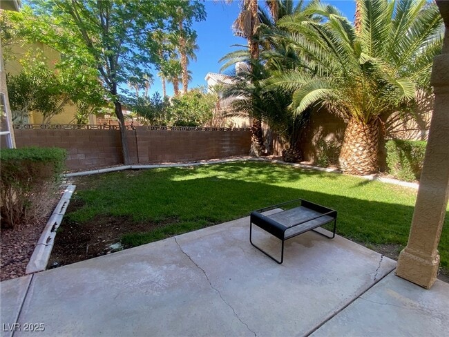 property at 2437 Rice Flower Cir