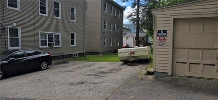 324 4th Ave in Woonsocket, RI - Building Photo - Building Photo