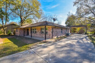 705 Percival St in Tomball, TX - Building Photo - Building Photo
