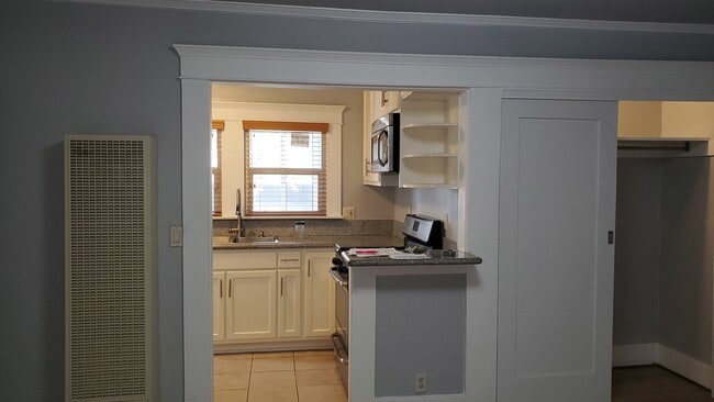 2223 Terrace Heights Ave in Los Angeles, CA - Building Photo - Building Photo