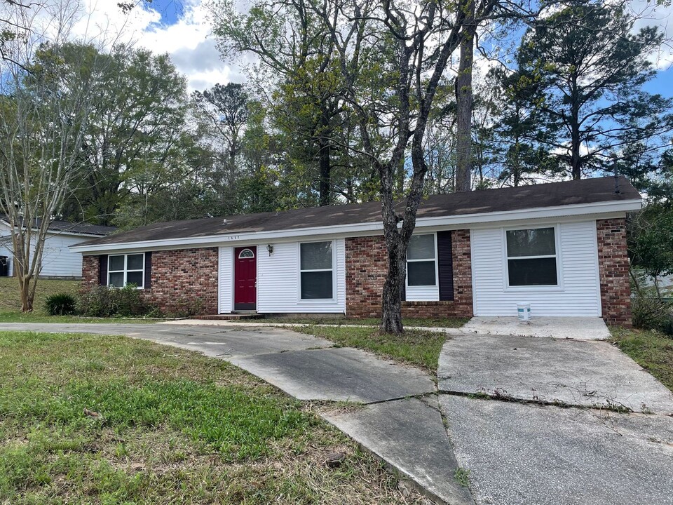 1827 Salmon Dr in Tallahassee, FL - Building Photo