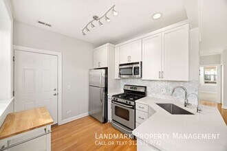 534 W Belmont Ave in Chicago, IL - Building Photo - Building Photo