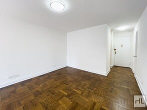 EAST 35 STREET in New York, NY - Building Photo - Building Photo