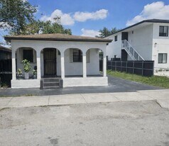 1755 NW 69th St in Miami, FL - Building Photo